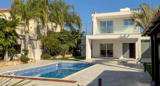 Продам дом в 2 этажа Кипр, г. Айя-Напа (Ayia Napa), 700 000 Евро.