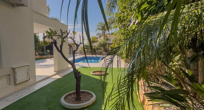 Продам дом в 2 этажа Кипр, г. Айя-Напа (Ayia Napa), 700 000 Евро.