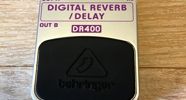 Педаль гитарных эффектов  “Behringer  DR400”